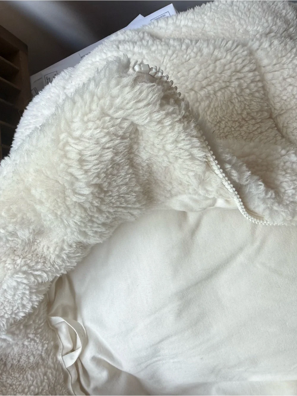 ALO Yoga Plush Sherpa Puffer Jacket - Cream White